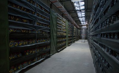 Iceland mining farm with AI workload optimization